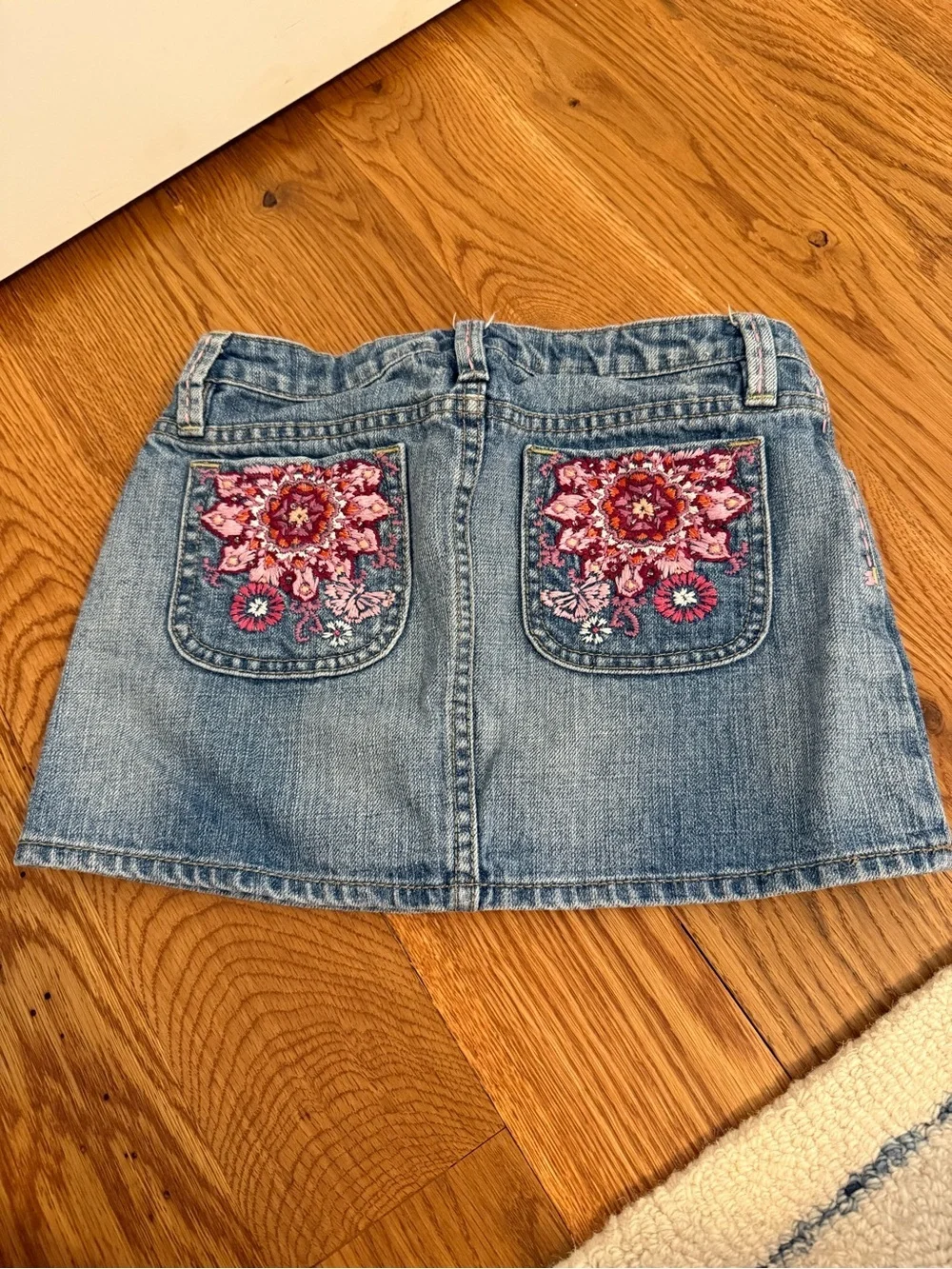 Gap Kids Vintage Denim Skirt with Embroidered Pockets Size 10 regular